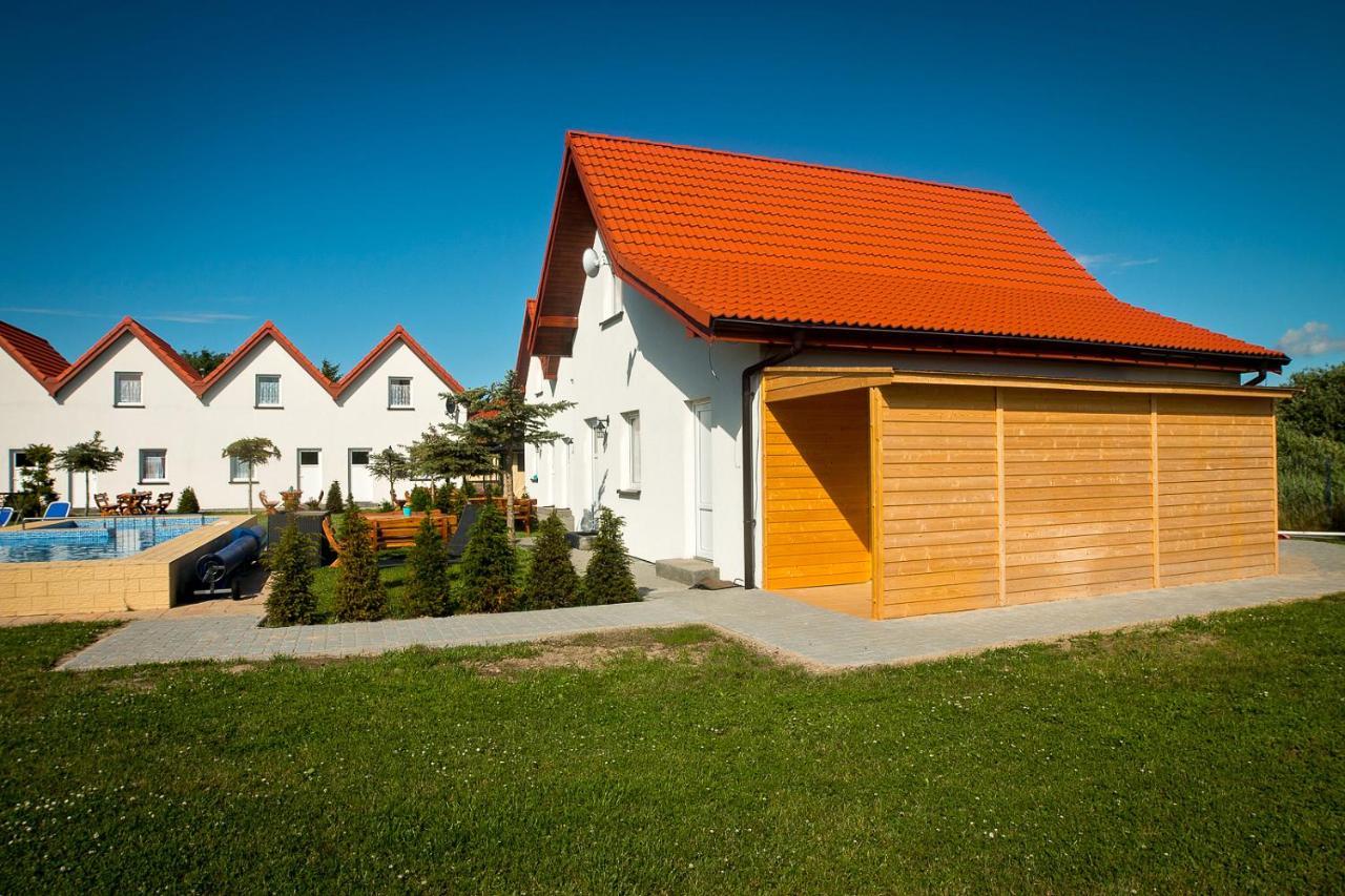 Aqua Fun Domki Z Basenem Ujście-Darłowskie Exteriér fotografie